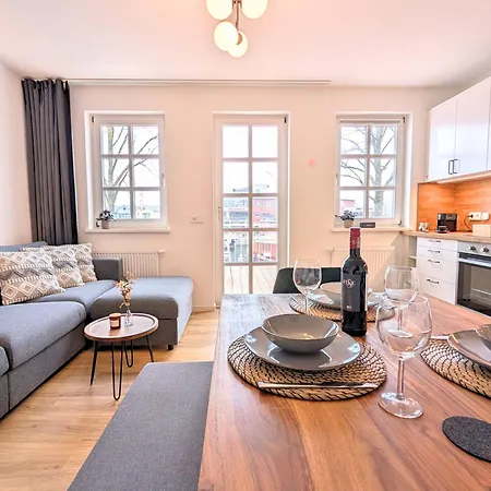 Fynbos Am Alten Strom, Strandnah & Dachterrasse Apartment Rostock